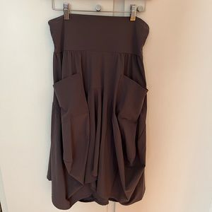 Porto San Fransisco Skirt Size 1 Oyster Color knee length